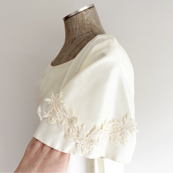 2 Piece Vintage Wedding Dress - Picture 9 of 17